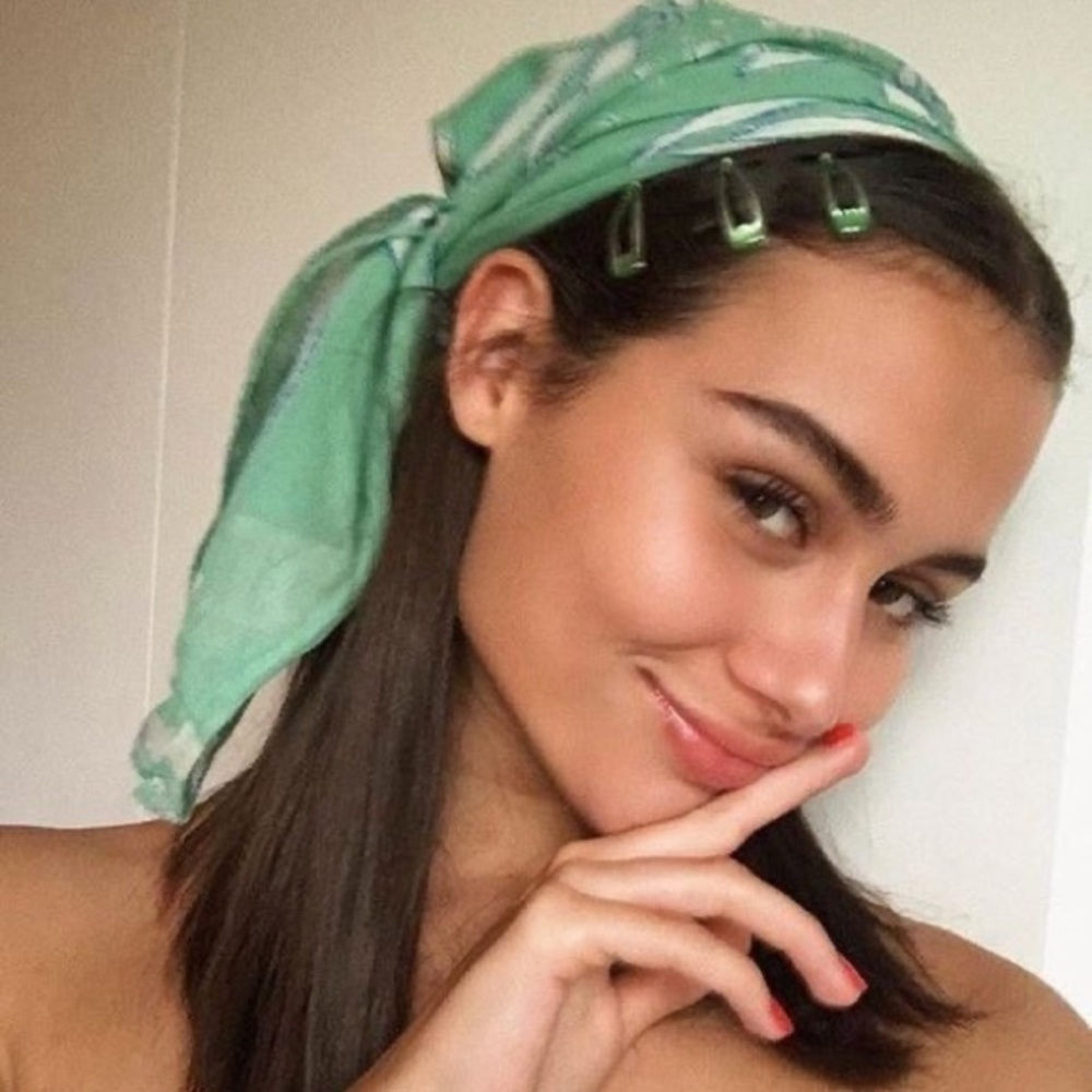 7โx68โ Ann Taylor Hair Bandana.